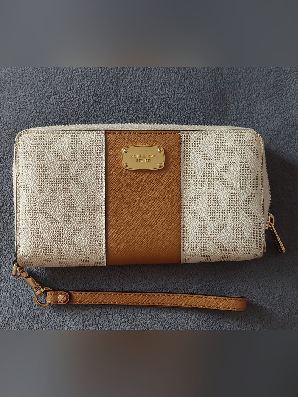 Michael Kors Wristlet